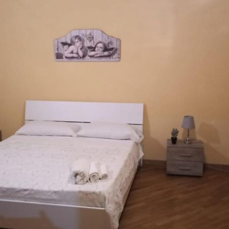 B B Desy Bed & Breakfast กาแซร์ตา ภายนอก รูปภาพ