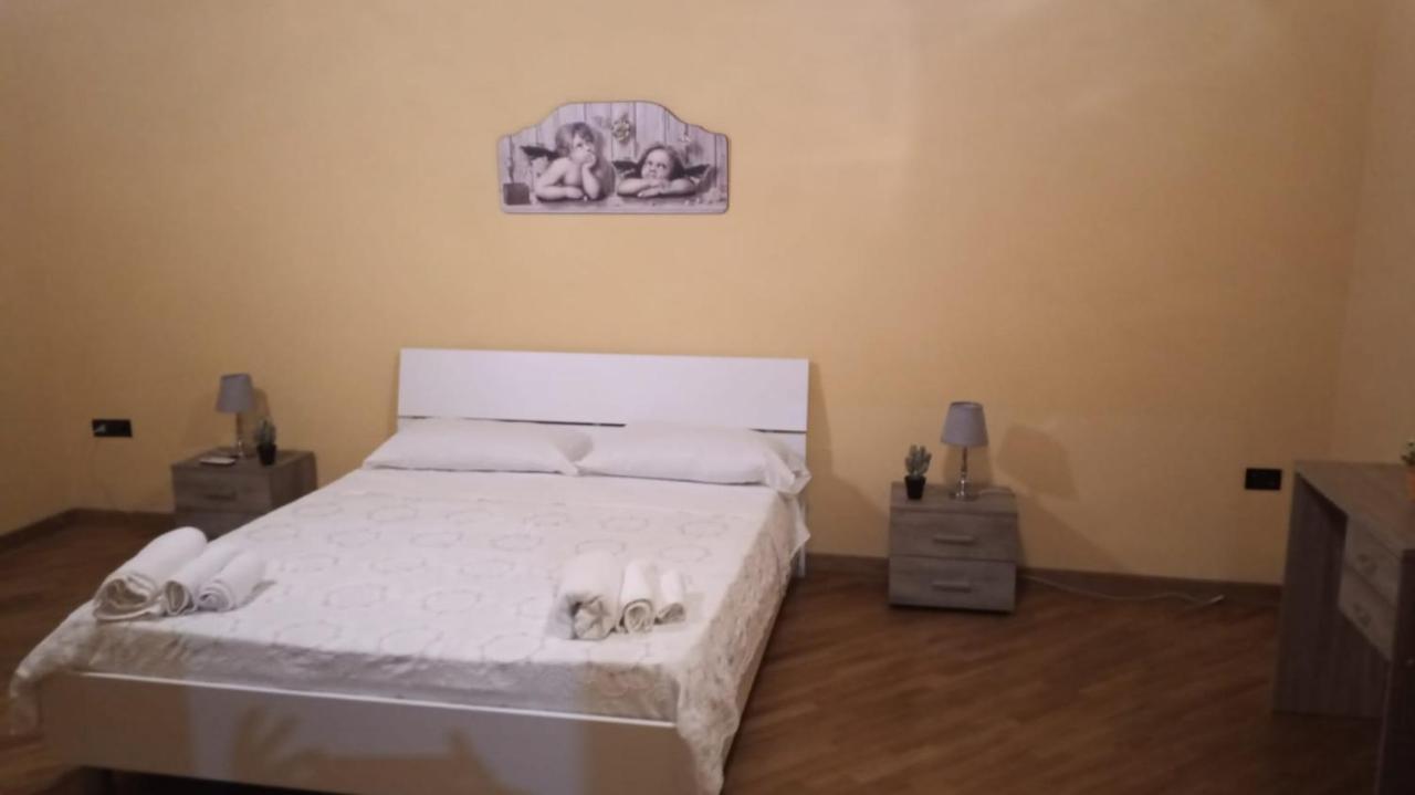 B B Desy Bed & Breakfast กาแซร์ตา ภายนอก รูปภาพ