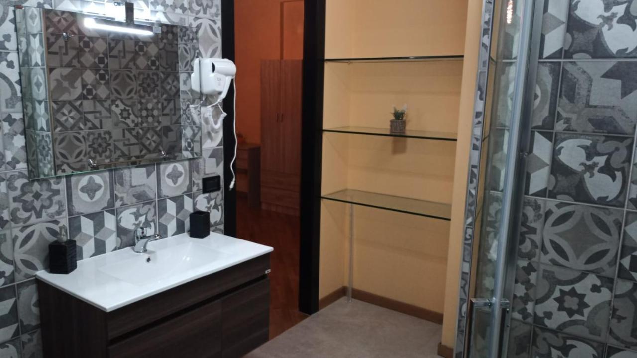 B B Desy Bed & Breakfast กาแซร์ตา ภายนอก รูปภาพ