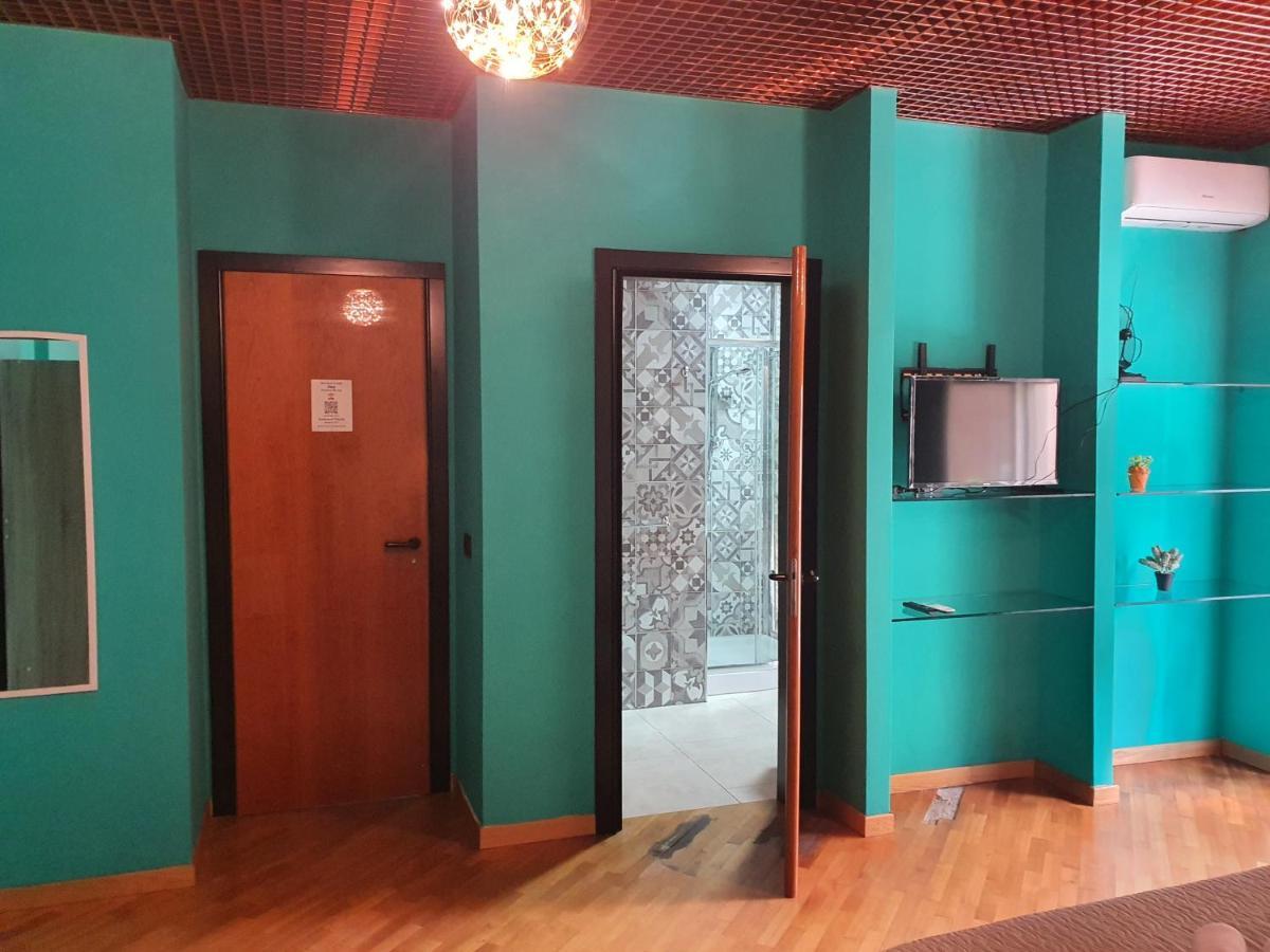 B B Desy Bed & Breakfast กาแซร์ตา ภายนอก รูปภาพ